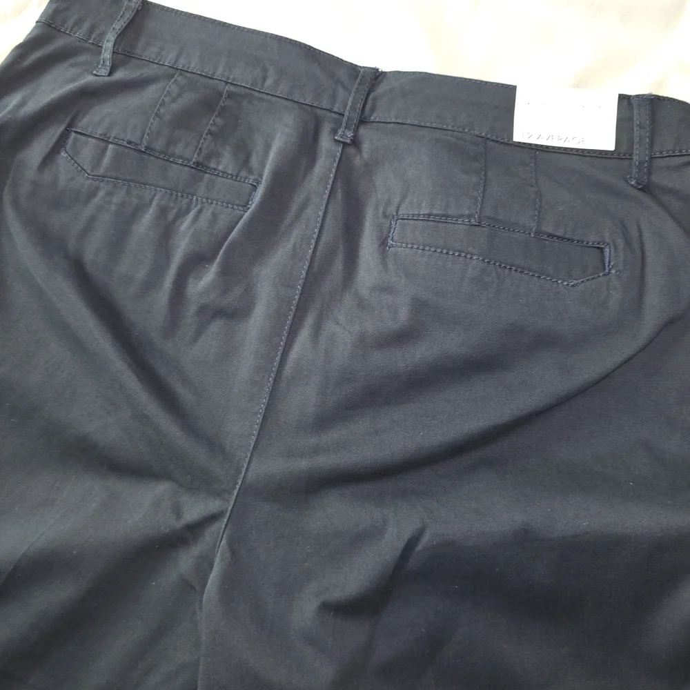 NWT - GLORIA VANDERBILT -  Khaki Unltd Anita Straight - Womans Casual Pants - Picture 2 of 7
